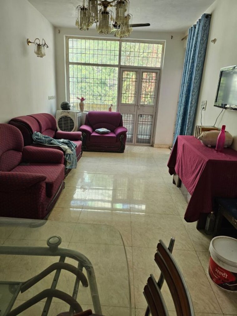 Living Room, amar colony 2 Bedroom 100 Sq.Yd. Apartment In Amar Colony Delhi 10022913