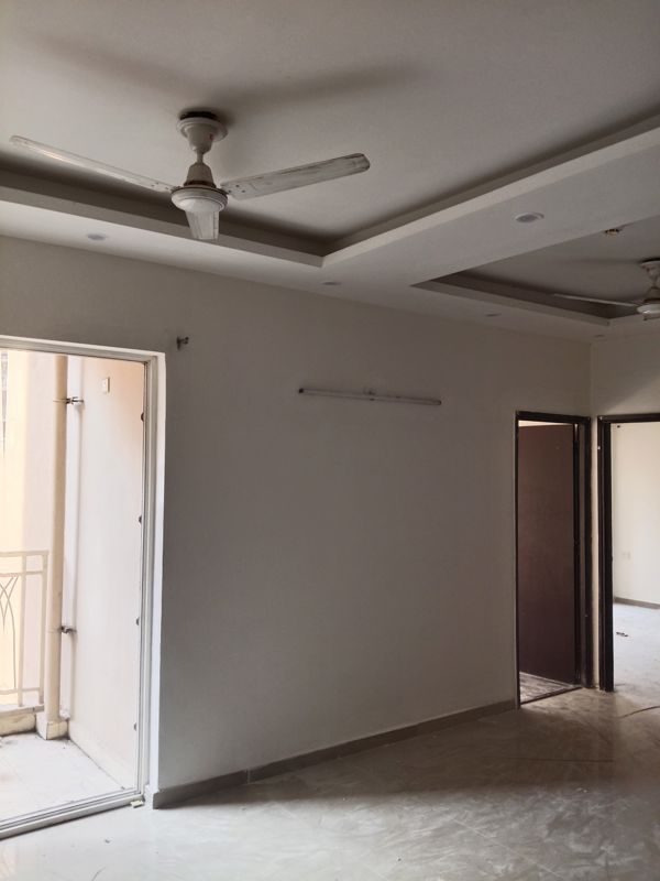 3 BHK + Servant Room Apartment For Rent in Mahagun Mywoods III