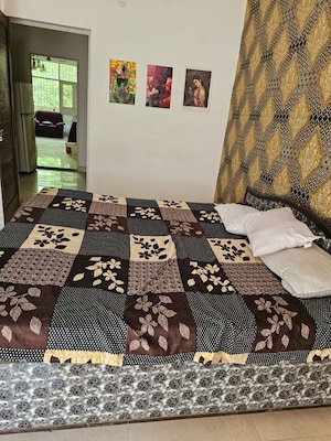 Bedroom in 2 BHK Apartment at Dayanand Colony – for Rent