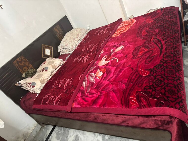 Bedroom, dayanand colony 2 Bedroom 100 Sq.Yd. Apartment In Dayanand Colony Delhi 10022972