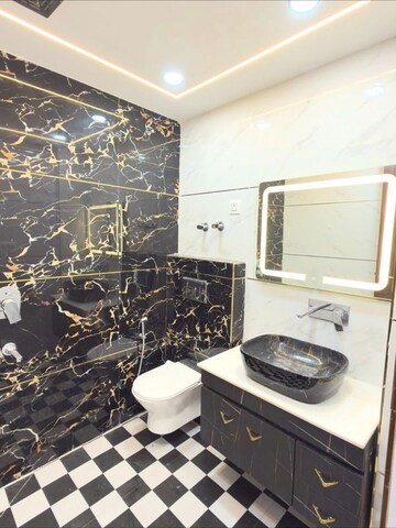 Master Bedroom in 3.5 BHK Apartment at Sector 5 – for Rent