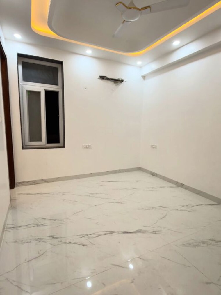 Room, sector 5 3.5 Bedroom 2750 Sq.Ft. Apartment In Sector 5 Gurgaon 10023071