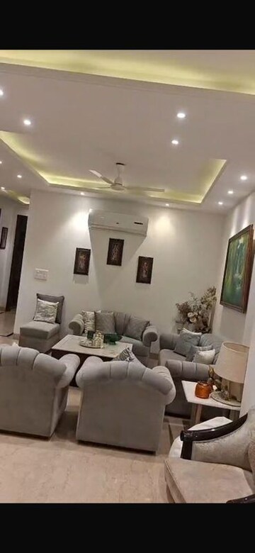 Master Bedroom in 4 BHK Builder Floor at East Of Kailash – for Rent