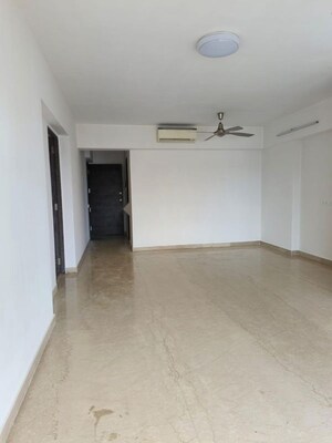 Room in 2 BHK Apartment at Lodha The Park, Worli – for Rent