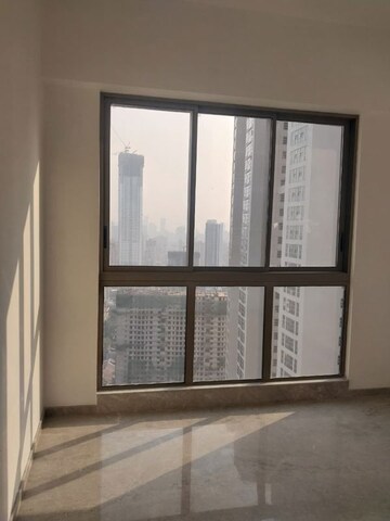 Room in 2 BHK Apartment at Prestige Jasdan Classic, Mahalaxmi – for Rent