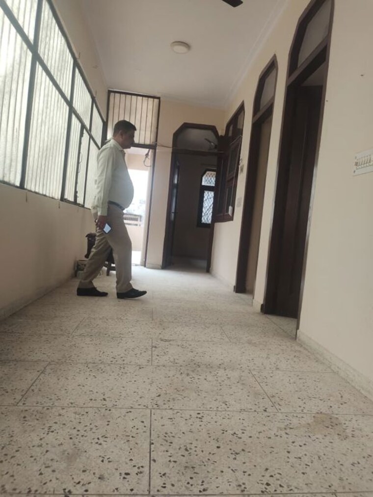  Parking, east of kailash 2 Bedroom 1500 Sq.Ft. Builder Floor In East Of Kailash Delhi 10023157