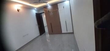 Room in 4 BHK Apartment at Vasant Kunj – for Sale
