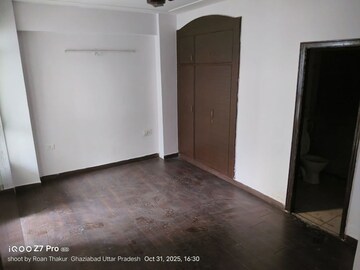 Room in 2 BHK Apartment at GH-7 Crossings Republik, Vijay Nagar – for Sale