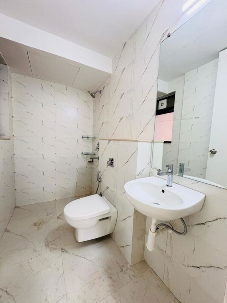 Bathroom, kanjurmarg east 3 Bedroom 1250 Sq.Ft. Apartment In Kanjurmarg East Mumbai 10023343
