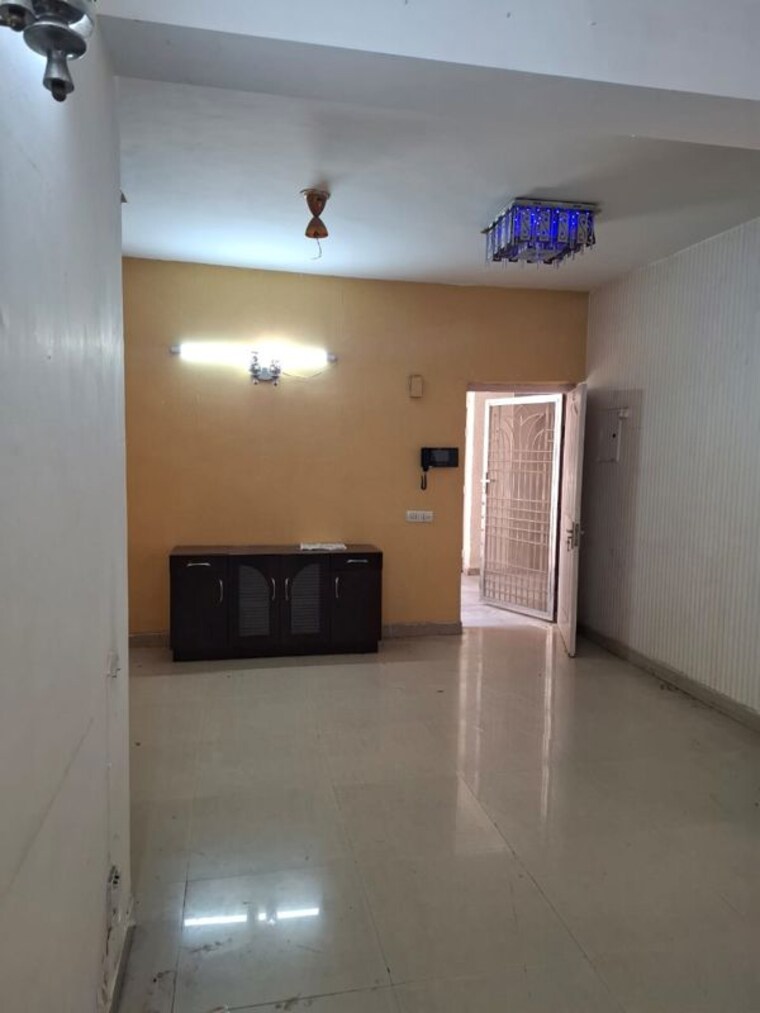Room, west patel nagar 1 Bedroom 638 Sq.Ft. Builder Floor In West Patel Nagar Delhi 10023106