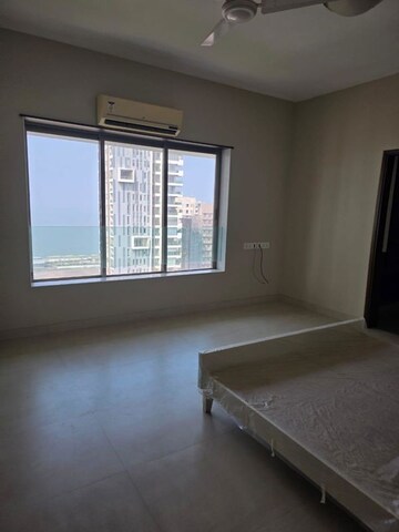 Room in 4 BHK Apartment at Mont Blanc Malabar Hill, Malabar Hill – for Rent