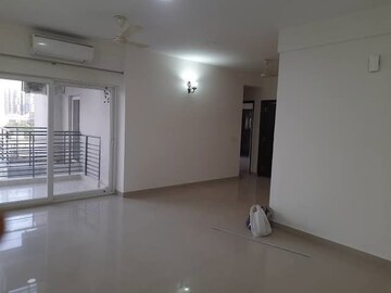 Room in 3 BHK Apartment at Spaze Privy AT4, Sector 84 – for Sale