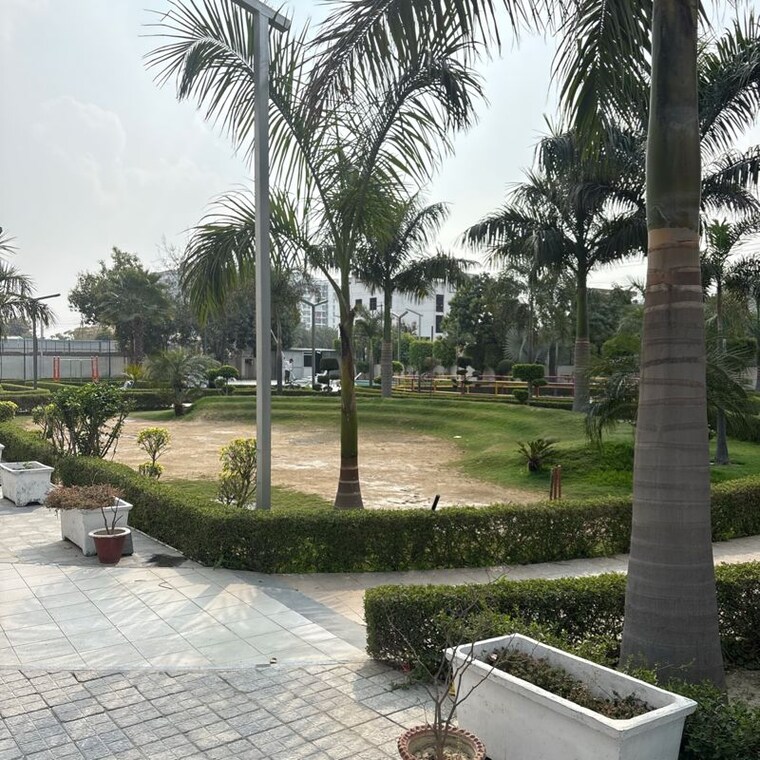 Garden, ratan-galaxy 4 Bedroom 2535 Sq.Ft. Apartment In Lalbagh Lucknow 10023456
