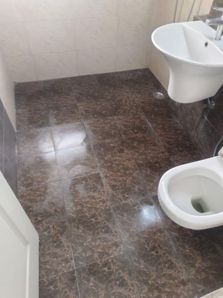 Bathroom, shapoorji-pallonji-joyville-gurgaon 3 Bedroom 1692 Sq.Ft. Apartment In Sector 102 Gurgaon 10023435