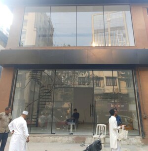  Showroom For Rent in Eken Therese, Bandra West