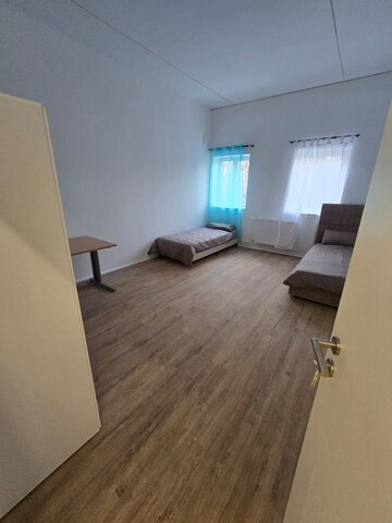 Room in 3 BHK Builder Floor at Purvanchal Saket Dham Apartments, Sector 61 – for Rent