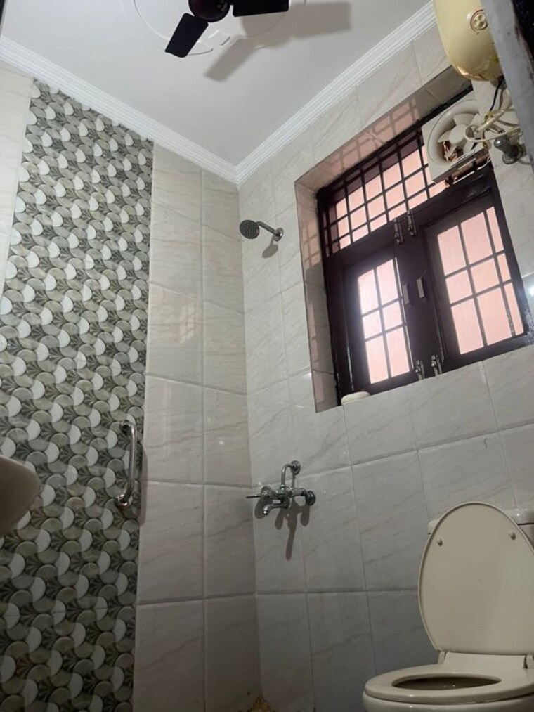 Bathroom, rwa-residential-society-sector-46 1 Bedroom 700 Sq.Ft. Builder Floor In Sector 46 Gurgaon 10023680
