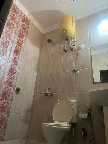 Master Bedroom in 1 BHK Builder Floor at RWA Residential Society Sector 46, Sector 46 – for Rent