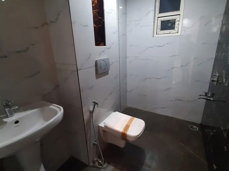 Bathroom, puri-kohinoor 3 Bedroom 135 Sq.Yd. Builder Floor In Sector 89 Faridabad 10005962