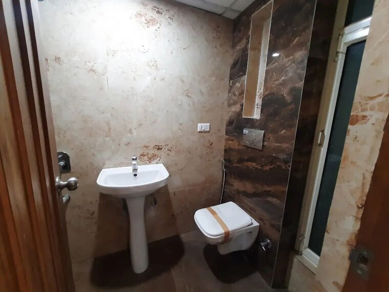 Bathroom, puri-kohinoor 3 Bedroom 135 Sq.Yd. Builder Floor In Sector 89 Faridabad 10005962