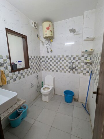 Bathroom in 1 RK Builder Floor at DLF Independent Floors, Dlf City Phase 3 – for Rent