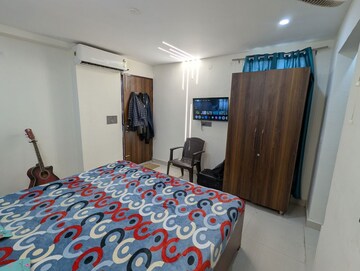 Bedroom in 1 RK Builder Floor at DLF Independent Floors, Dlf City Phase 3 – for Rent