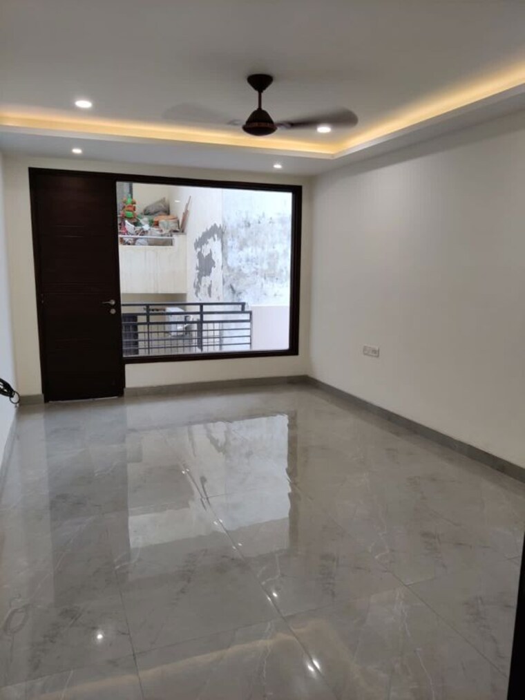 Room, puri-vip-floors 3 Bedroom 268 Sq.Yd. Builder Floor In Sector 81 Faridabad 10005862