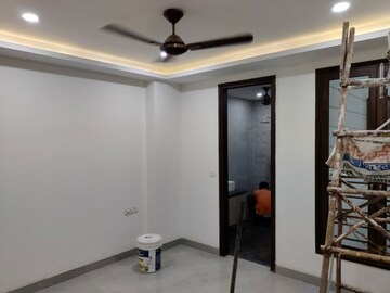 Room in 3 BHK Builder Floor at Puri Vip Floors, Sector 81 – for Sale
