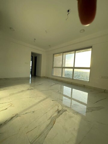 Room in 2 BHK Apartment at Nahar Olivia Powai, Chandivali – for Rent