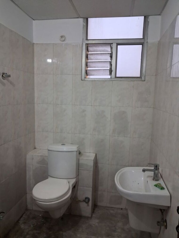 Bathroom, saiyash-residency 3 Bedroom 1480 Sq.Ft. Apartment In Faizabad Road Lucknow 10023870