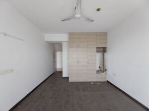 Room in 3.5 BHK Apartment at Spaze Privy AT4, Sector 84 – for Sale