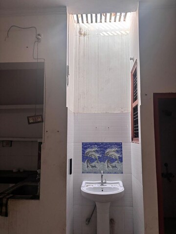 Bathroom in 2 BHK Independent House at Narayan Plaza Jankipuram, Jankipuram – for Rent