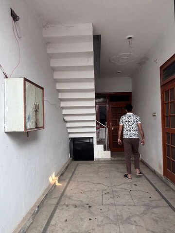 Building Lobby in 2 BHK Independent House at Narayan Plaza Jankipuram, Jankipuram – for Rent