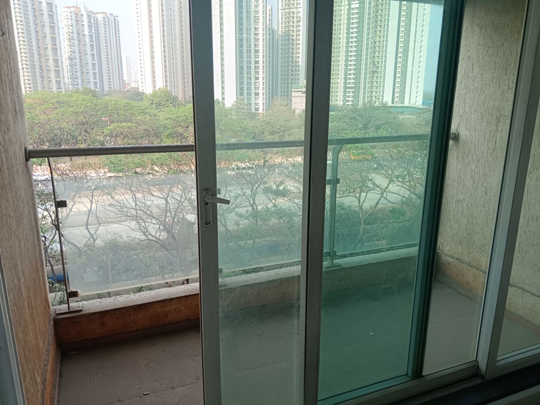 2 BHK Apartment For Rent in Rustomjee Urbania Aurelia