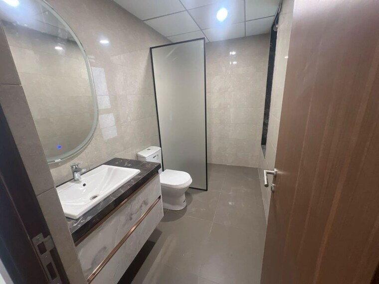 Bathroom, kalpataru-vista 3 Bedroom 3000 Sq.Ft. Apartment In Sector 128 Noida 10023955