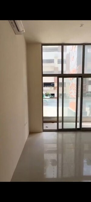 Room in 5 BHK Villa at Piramal Vaikunth, Balkum Pada – for Sale