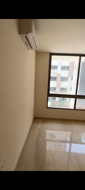 Room in 5 BHK Villa at Piramal Vaikunth, Balkum Pada – for Sale