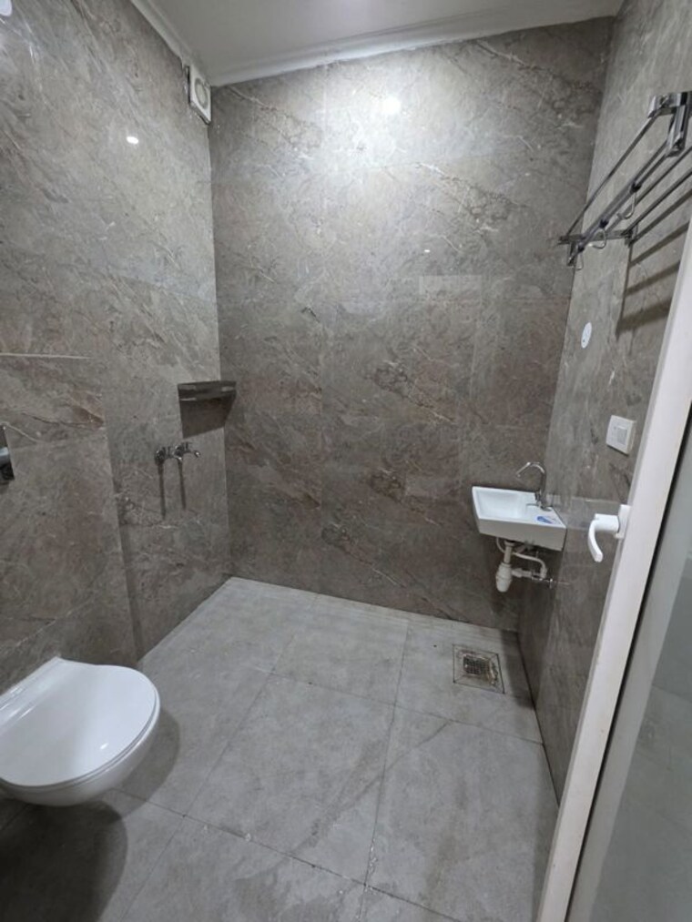 Bathroom, ambience-mall 1 RK 250 Sq.Ft. Builder Floor In Sector 24 Gurgaon 10023969
