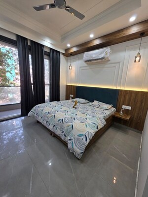 1 RK Builder Floor For Rent in Ambience Mall, Sector 24