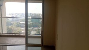 Room in 3 BHK Apartment at Siddhi Aura, Andheri East – for Rent
