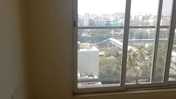 Room in 3 BHK Apartment at Siddhi Aura, Andheri East – for Rent