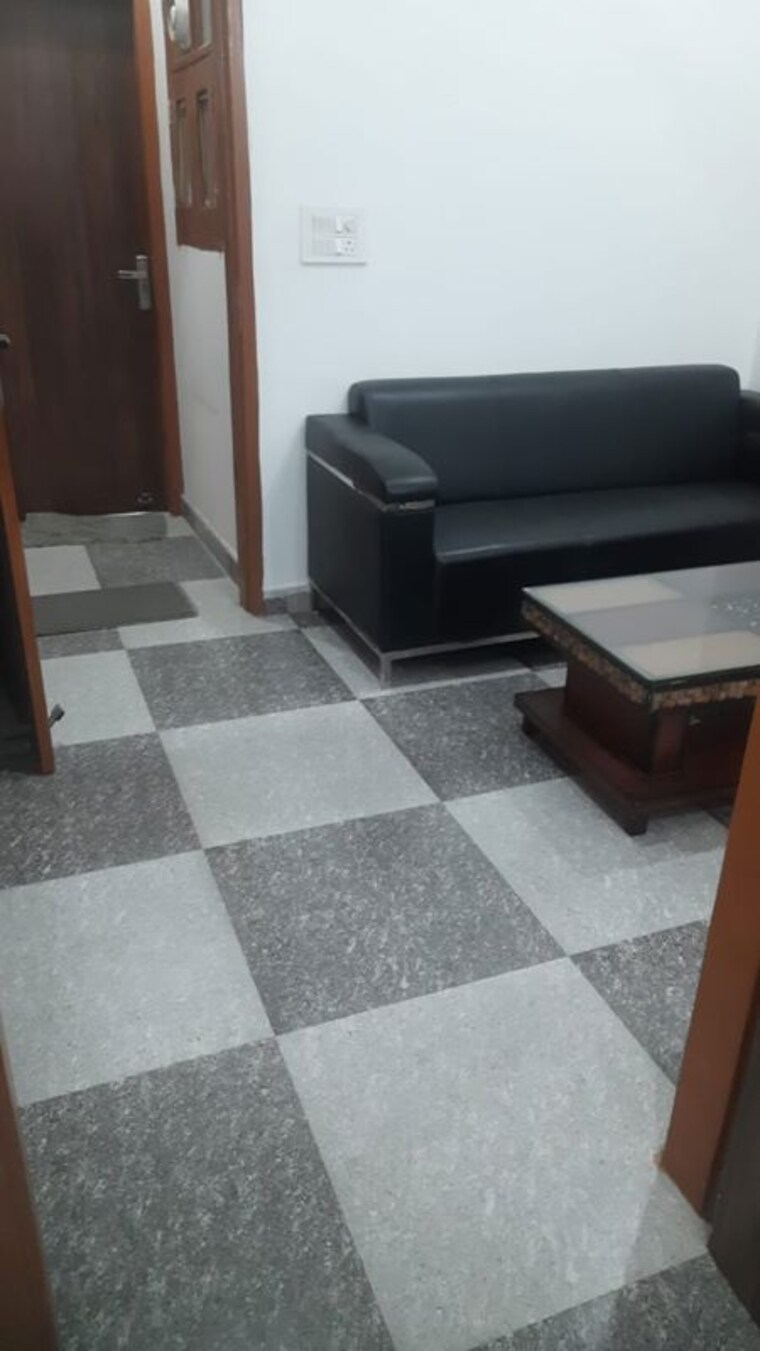 Living Room, dlf-belvedere-towers 1 Bedroom 580 Sq.Ft. Builder Floor In Sector 24 Gurgaon 10023953