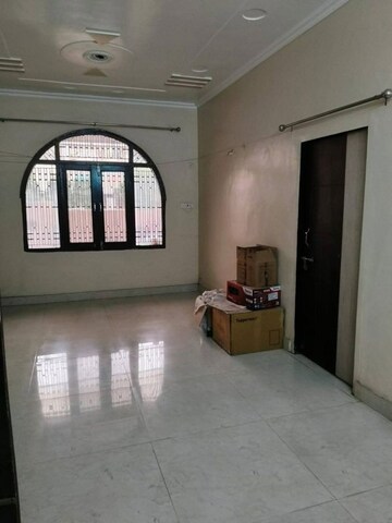 Parking in 6+ BHK Independent House at Eldeco Udyan II, Raebareli Road – for Sale