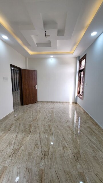 Room in 6+ BHK Independent House at Eldeco Udyan II, Raebareli Road – for Sale