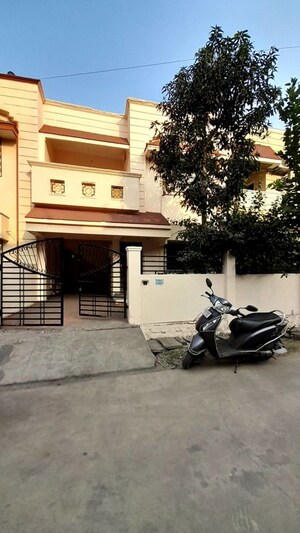 3 BHK Villa For Rent in Mowa