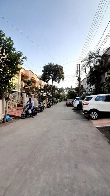 Parking in 3 BHK Villa at Mowa – for Rent