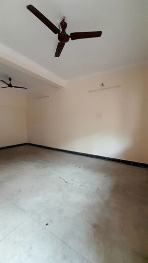 Room in 3 BHK Villa at Mowa – for Rent