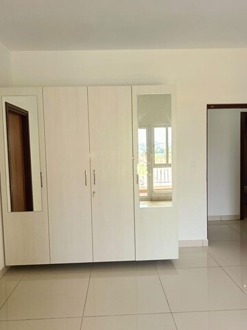 Room in 3 BHK Apartment at Aston Park At The Prestige City, Sarjapur – for Rent