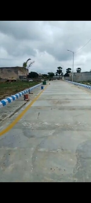  Plot – Exterior View View at Banthra Sikander Pur - for Sale