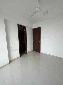 2 BHK Apartment For Rent in Sunteck Avenue 2